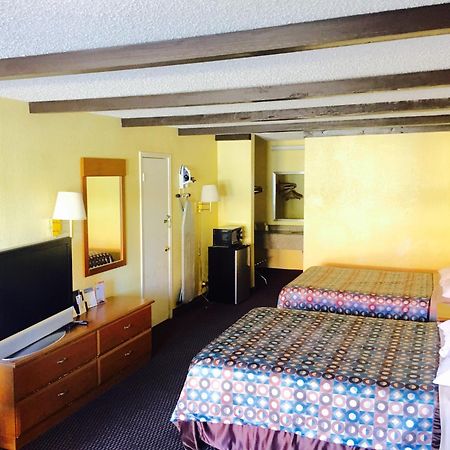 Travelodge By Wyndham New Braunfels Esterno foto