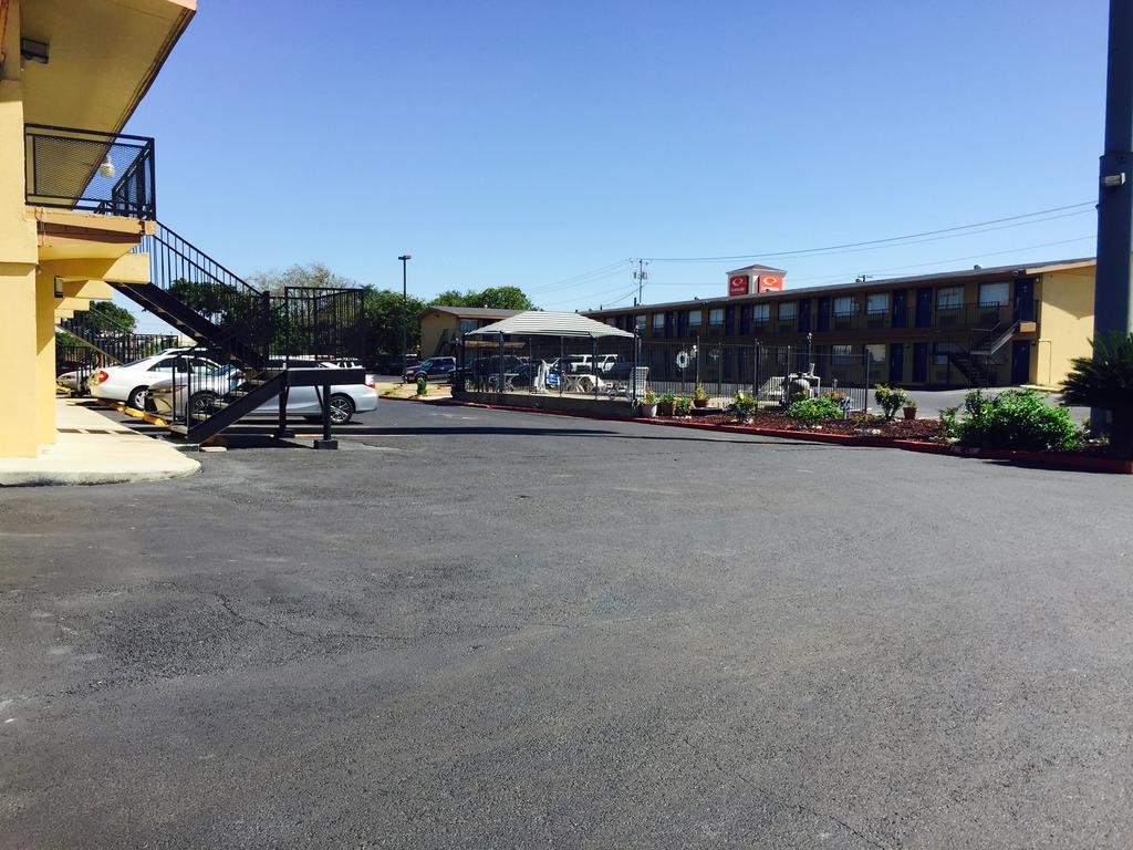 Travelodge By Wyndham New Braunfels Esterno foto